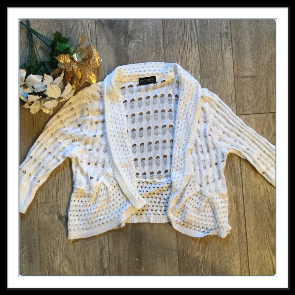 Yarn Art White Sweater/shrug, Cream, Size Med, 3/4 length sleeves.